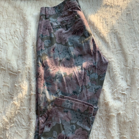 Anthropologie floral print pants - Picture 2 of 5